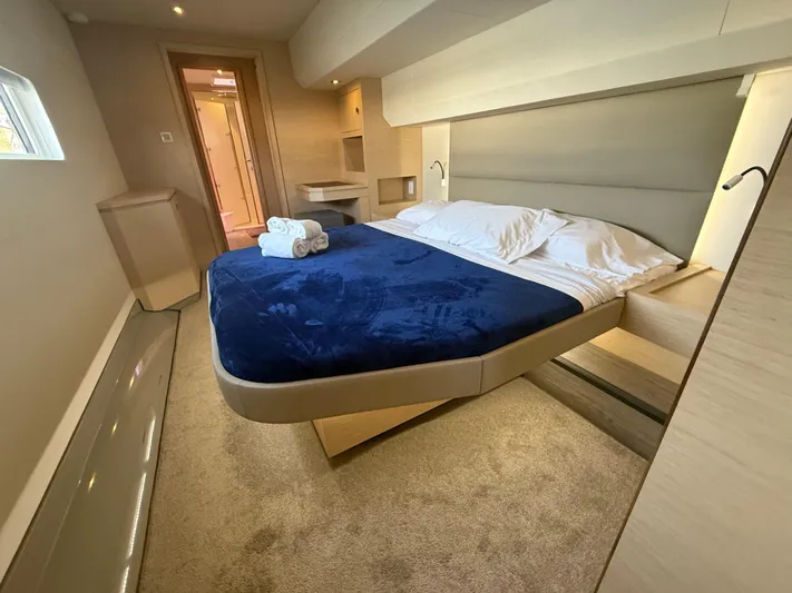 A New Hope Yacht Photos Pics Luxurious bedroom interior of 2018 Fountaine Pajot MY 44 yacht with modern design.