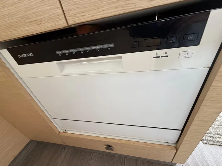 A New Hope Yacht Photos Pics Built-in Farberware dishwasher on 2018 Fountaine Pajot MY 44 yacht.