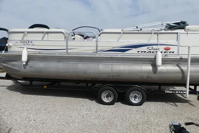 Sun Tracker Party Barge 22