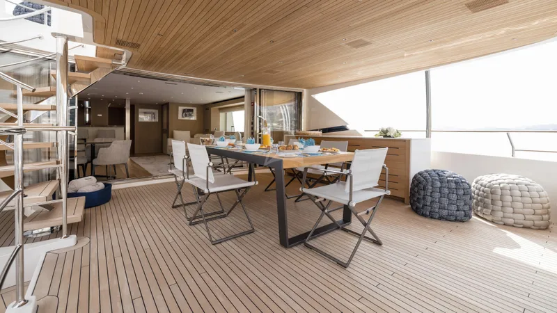 Les Bruxellois Yacht Photos Pics STERN AREA