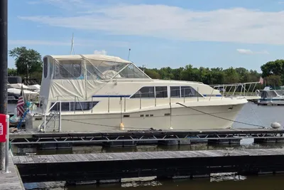 Chris-Craft Catalina 381