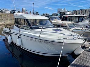 2015 Jeanneau Merry Fisher 695