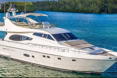Ferretti Yachts 72