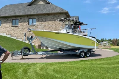 Boston Whaler 240 Outrage