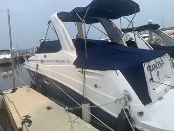 Rinker 260 Express Cruiser