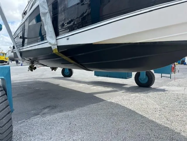 Namaste III Yacht Photos Pics 2010 Four Winns V435 boat on trailer, ready for transport.