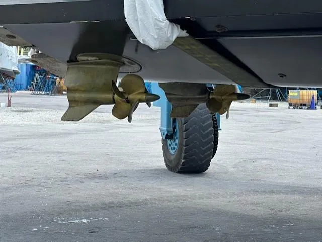 Namaste III Yacht Photos Pics Propellers of a 2010 Four Winns V435 boat on dry dock.