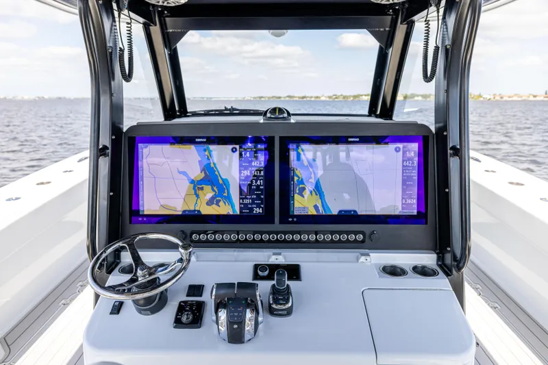 47 Freeman 2022 Yacht Photos Pics Freeman 47 2022 - Exterior Helm