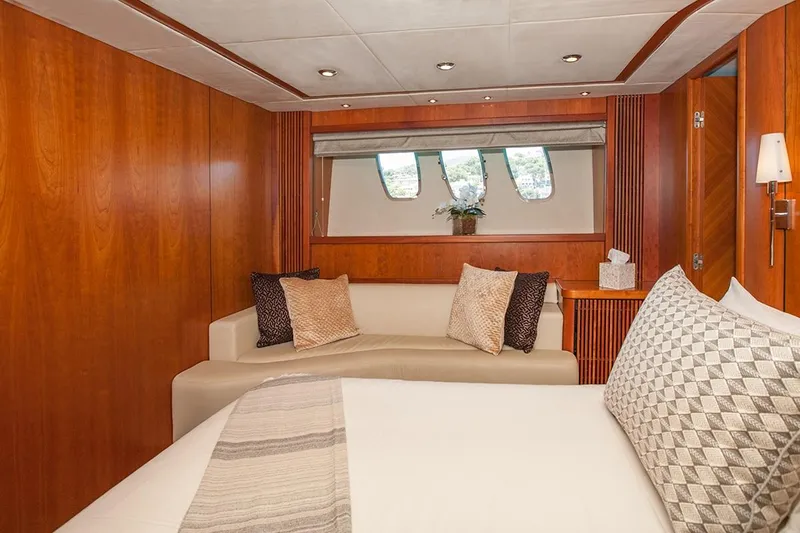 Froggy Yacht Photos Pics 