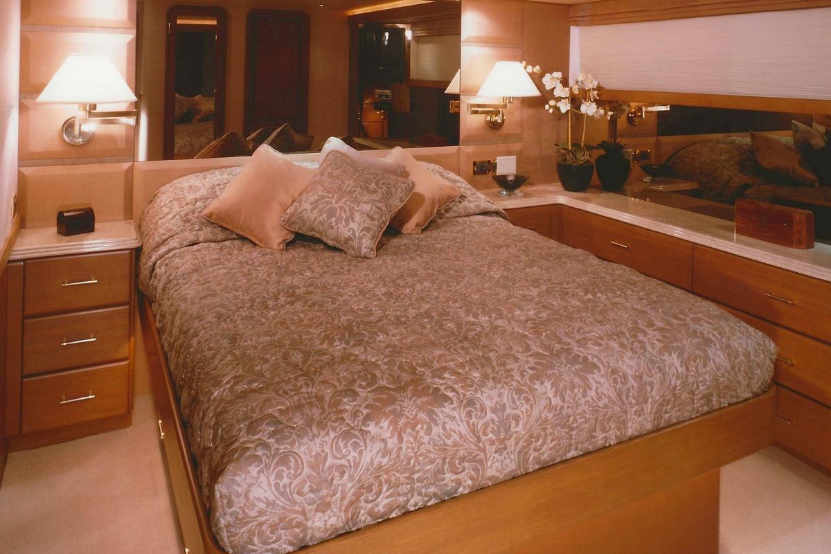 2000 Westport 112 