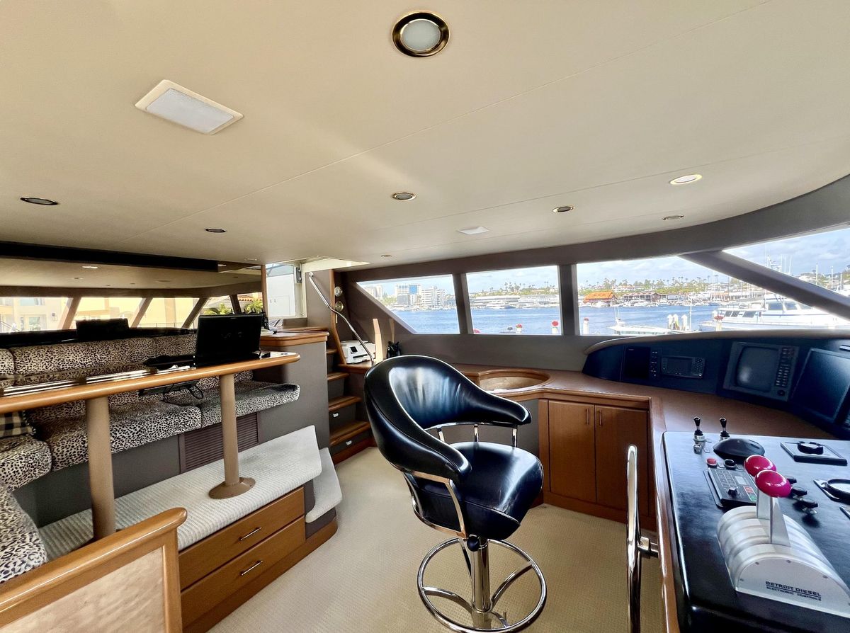 2000 Westport 112 