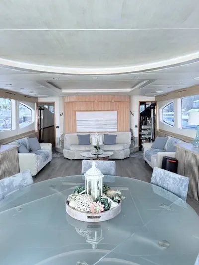Mia Yacht Photos Pics Luxurious interior of a Custom Contenzo Eagle 90 yacht, year 2009.