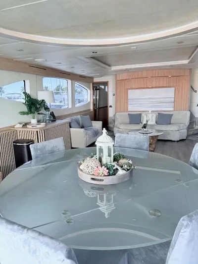 Mia Yacht Photos Pics Luxurious interior of a Custom Contenzo Eagle 90 yacht, year 2009.