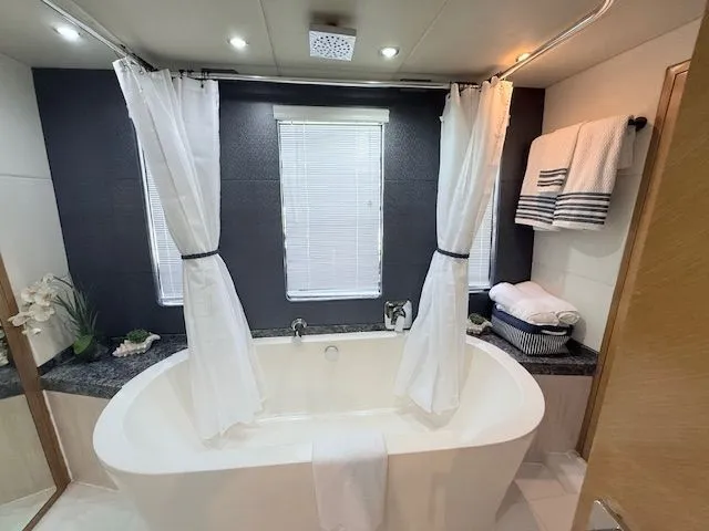 Mia Yacht Photos Pics 