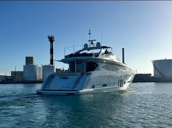 Mia Yacht Photos Pics 