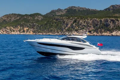 2019 Princess V40