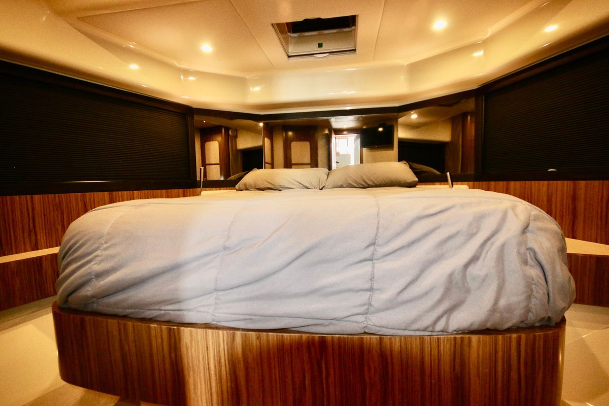2015 Azimut 43 