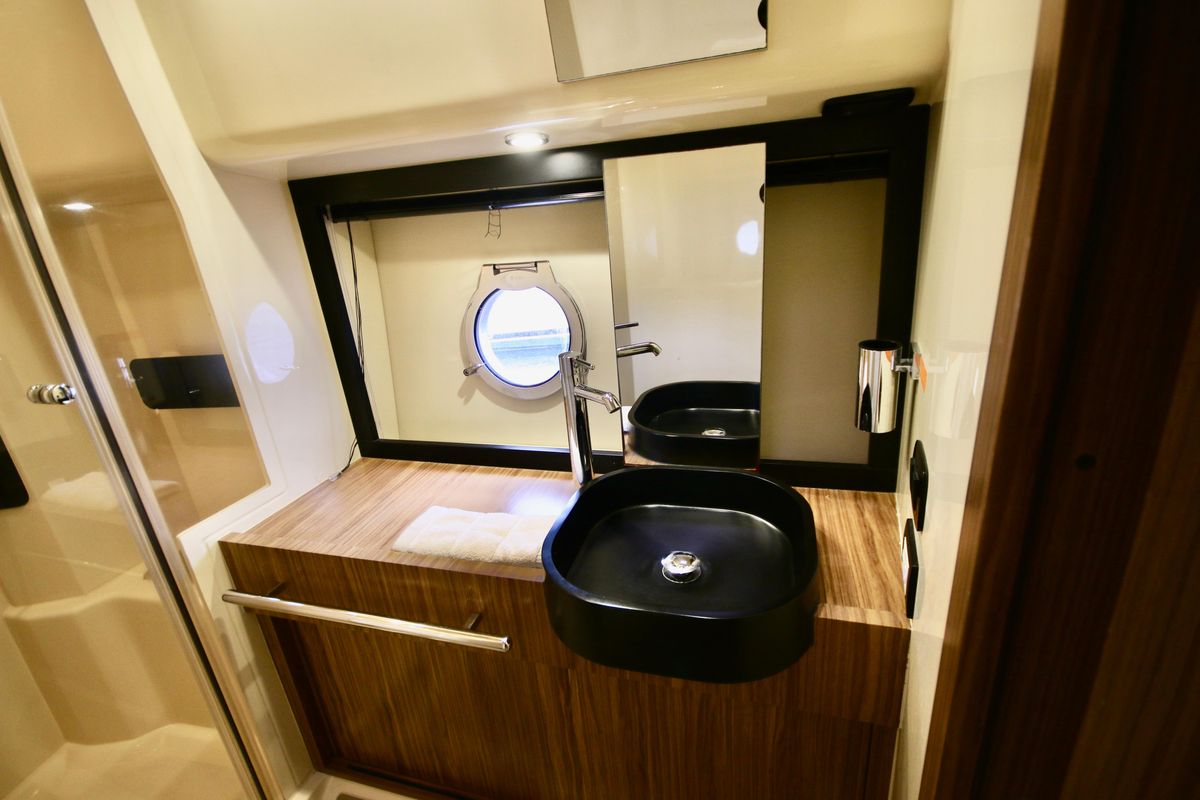 2015 Azimut 43 
