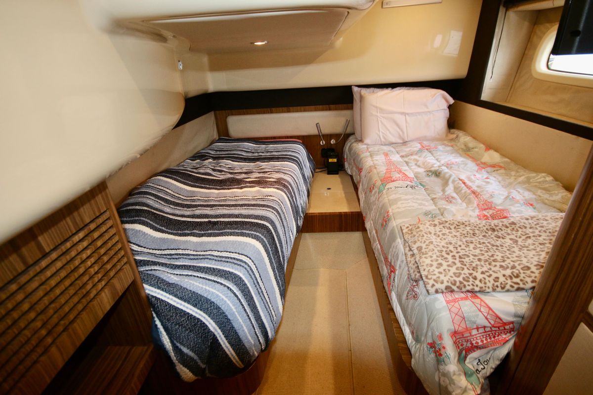 2015 Azimut 43 