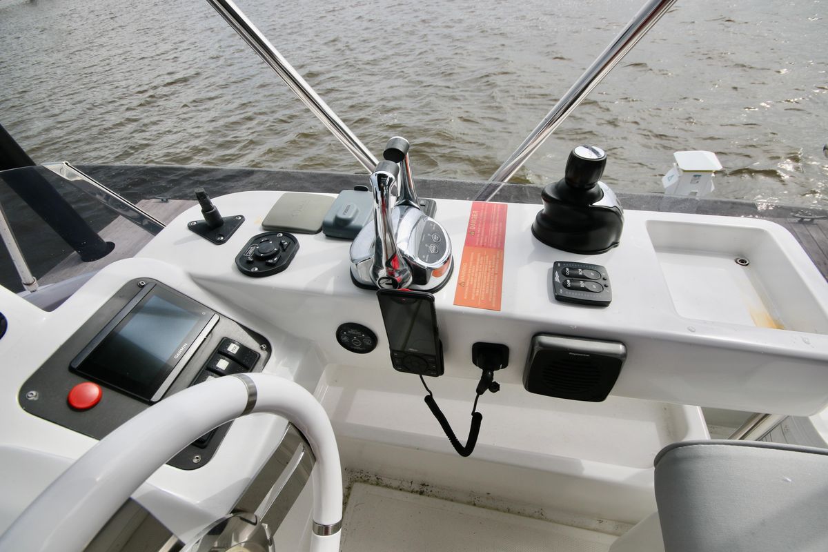 2015 Azimut 43 