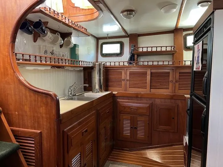 Whiskey River Yacht Photos Pics 