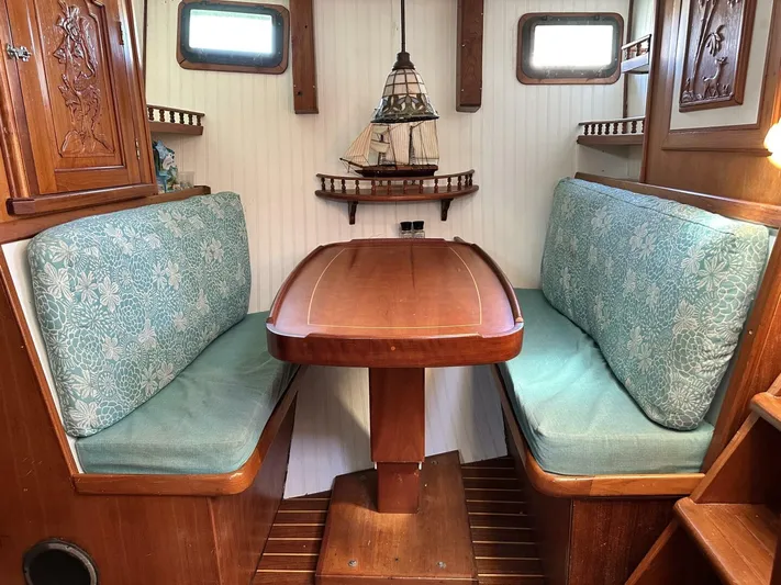 Whiskey River Yacht Photos Pics 