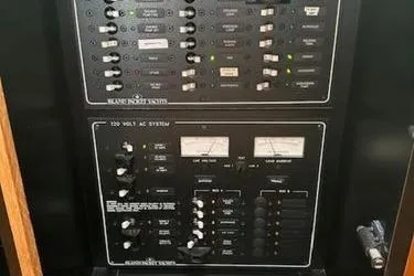 Petrel Yacht Photos Pics Electrical control panels