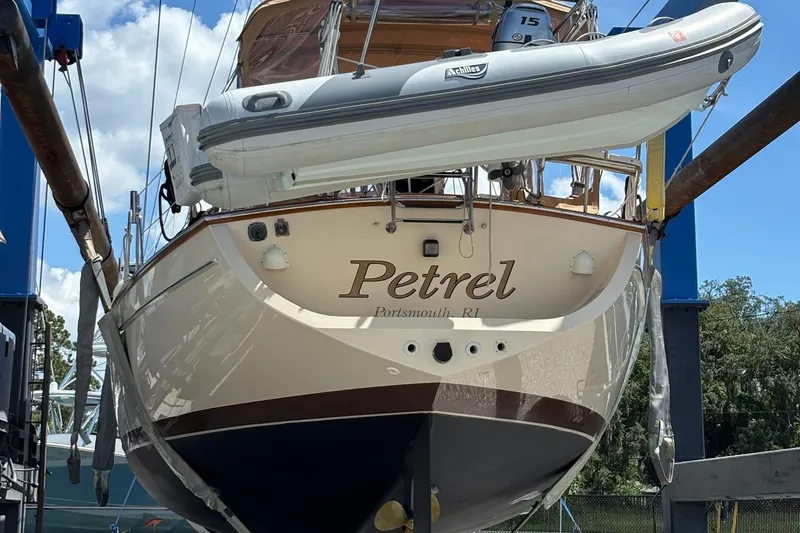 Petrel Yacht Photos Pics Pristine