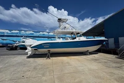 Everglades 435 Center Console
