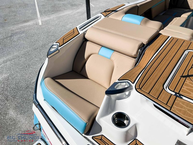 2023 MasterCraft X24