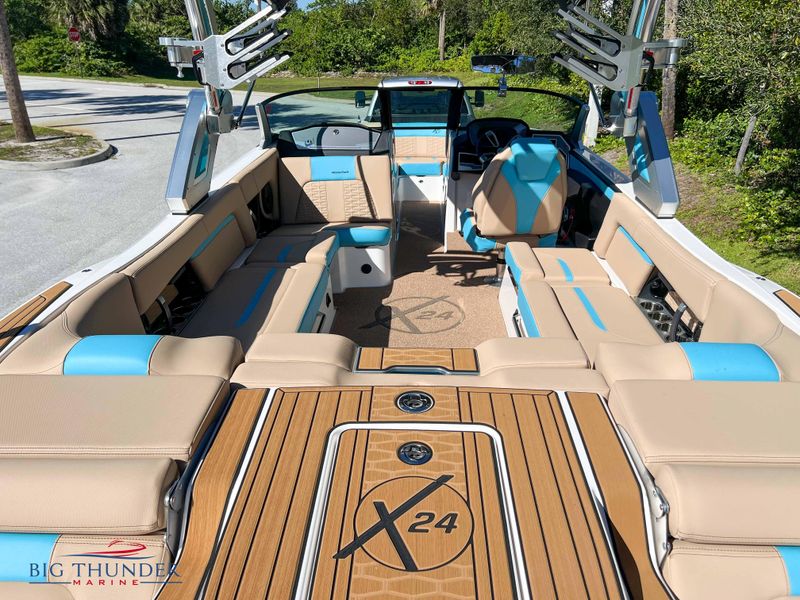 2023 MasterCraft X24