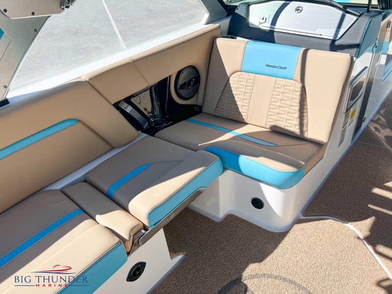 2023 MasterCraft X24