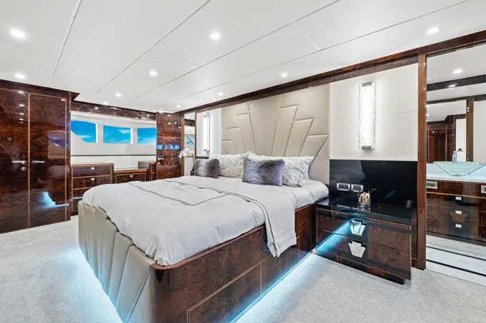 Obsession Yacht Photos Pics Lower Deck Master