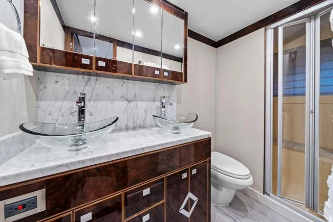 Obsession Yacht Photos Pics Port Guest Head