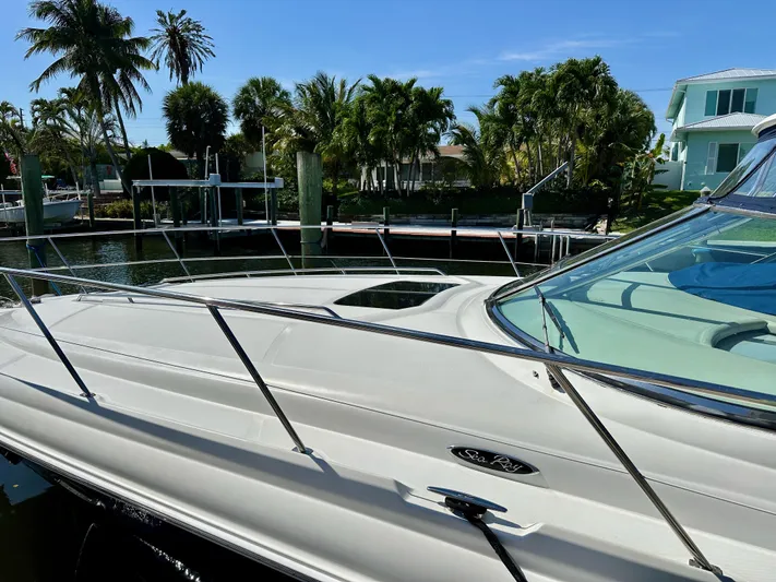 Alibi Yacht Photos Pics 