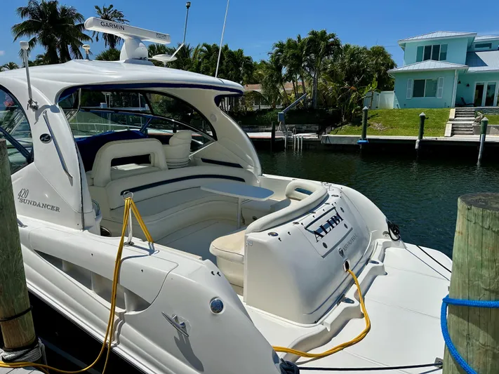 Alibi Yacht Photos Pics 