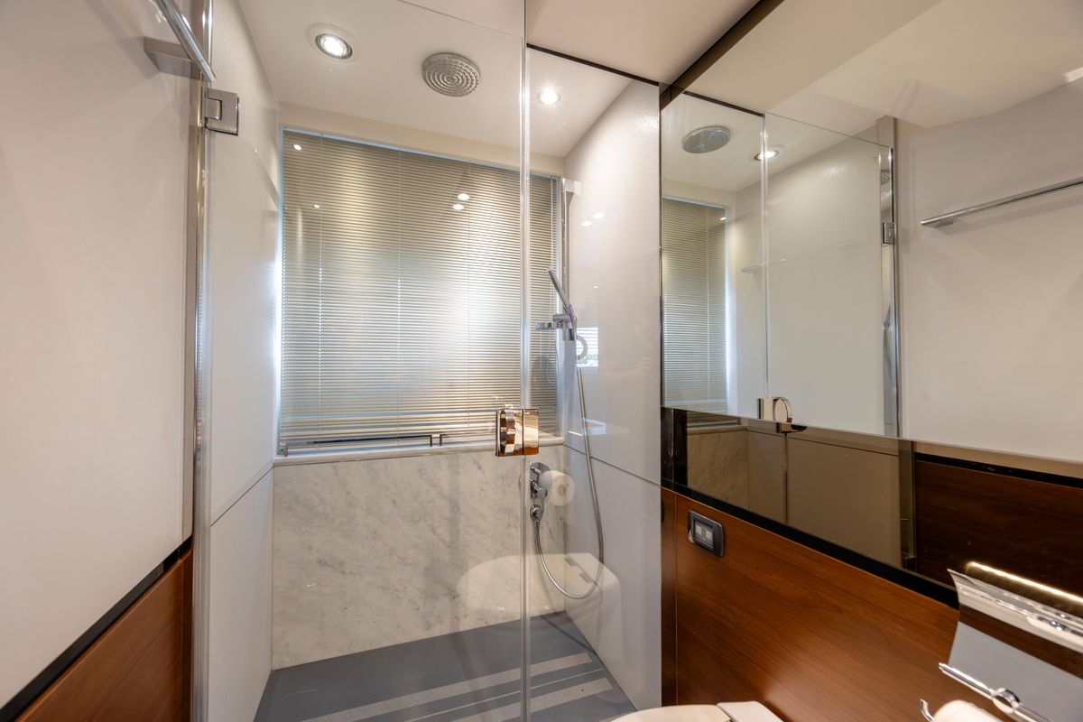 2017 Princess 65 