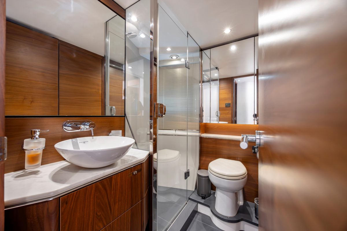 2017 Princess 65 