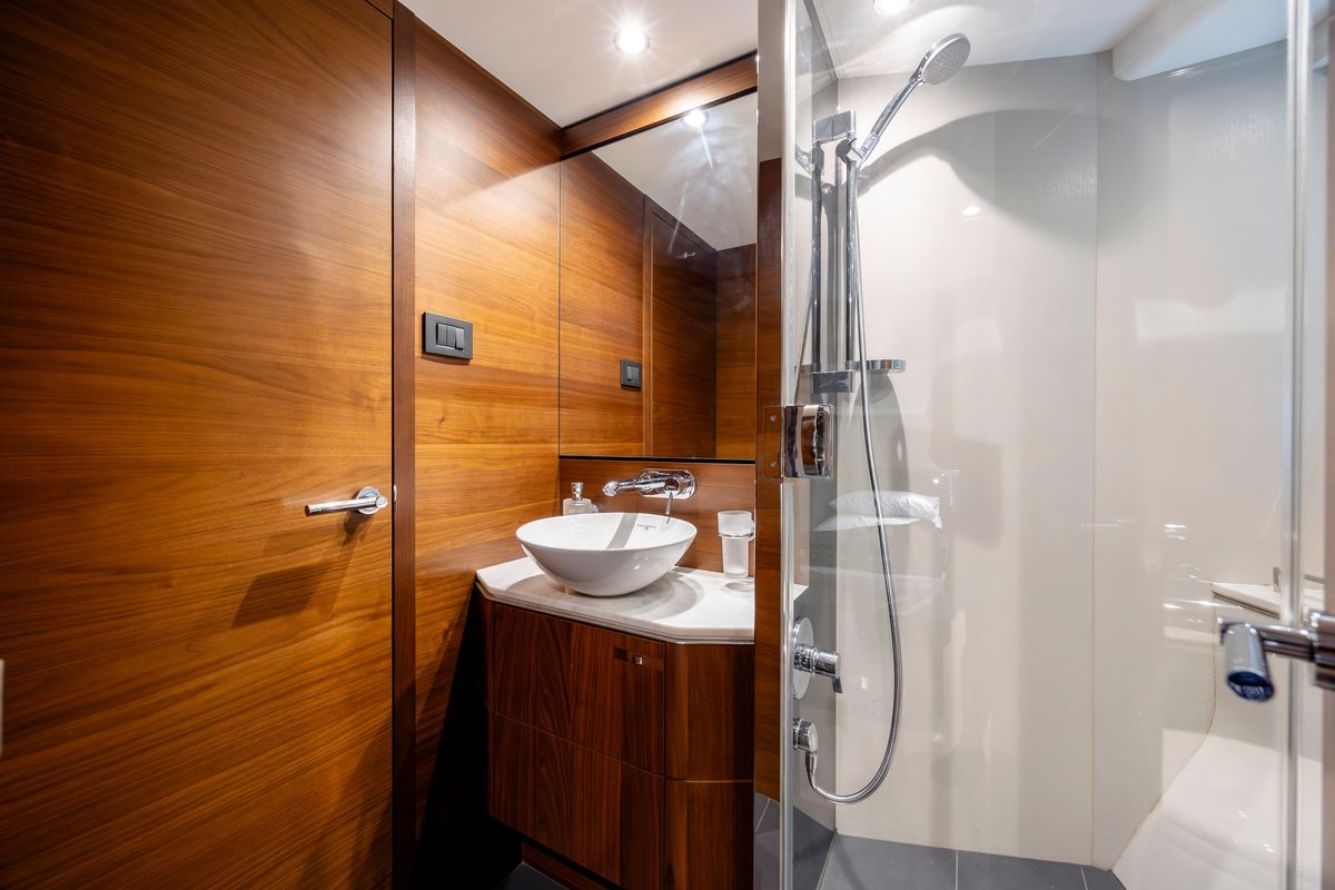 2017 Princess 65 