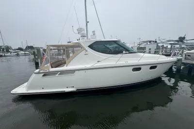 Tiara Yachts 3900 Sovran