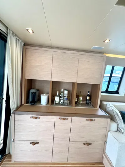 Tomorrow Yacht Photos Pics GALLEY PORT SIDE - REFRIGERATION / FREEZERS