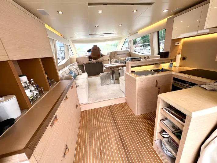 Tomorrow Yacht Photos Pics SALON LOOKING FORWARD