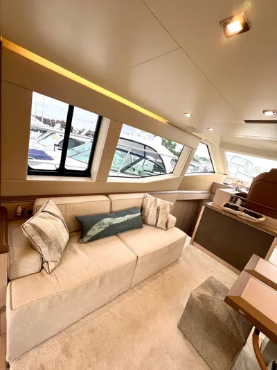 Tomorrow Yacht Photos Pics SALON PORT SIDE