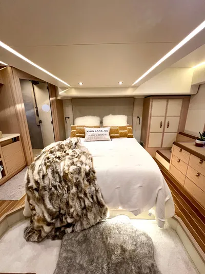 Tomorrow Yacht Photos Pics MASTER STATEROOM - FULL BEAM