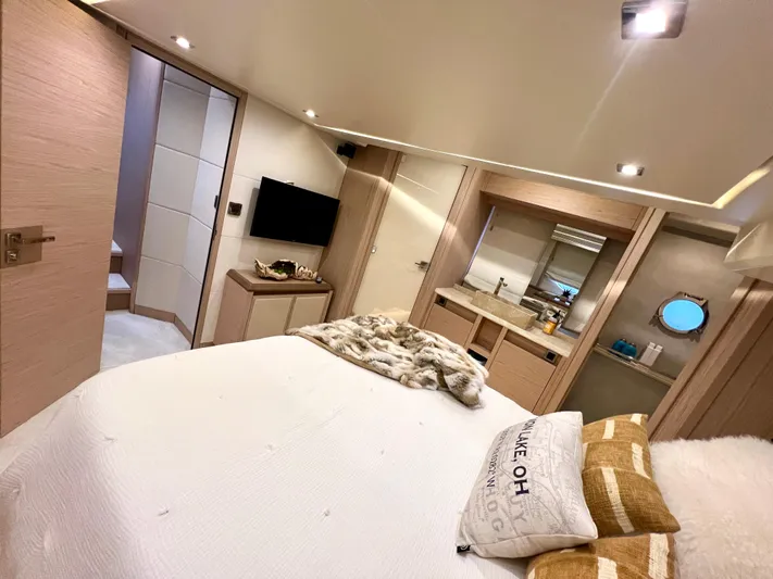 Tomorrow Yacht Photos Pics MASTER STATEROOM - LOOKING FORWARD