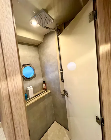 Tomorrow Yacht Photos Pics MASTER STATEROOM - SHOWER