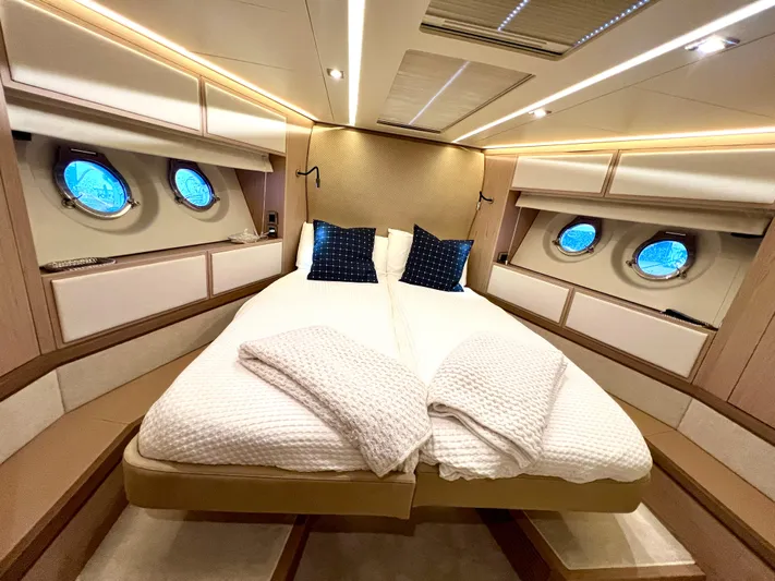 Tomorrow Yacht Photos Pics VIP STATEROOM FORWARD