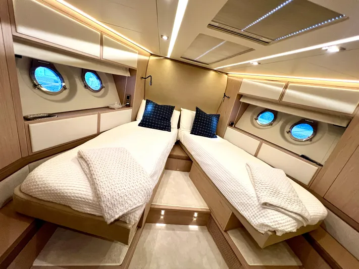 Tomorrow Yacht Photos Pics VIP STATEROOM FORWARD - BEDS SPLIT