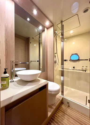 Tomorrow Yacht Photos Pics GUEST HEAD / SHOWER