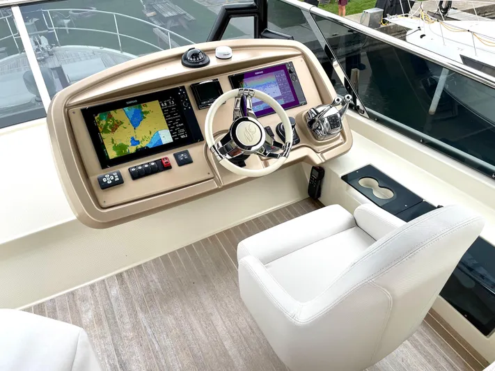 Tomorrow Yacht Photos Pics FLYBRIDGE HELM